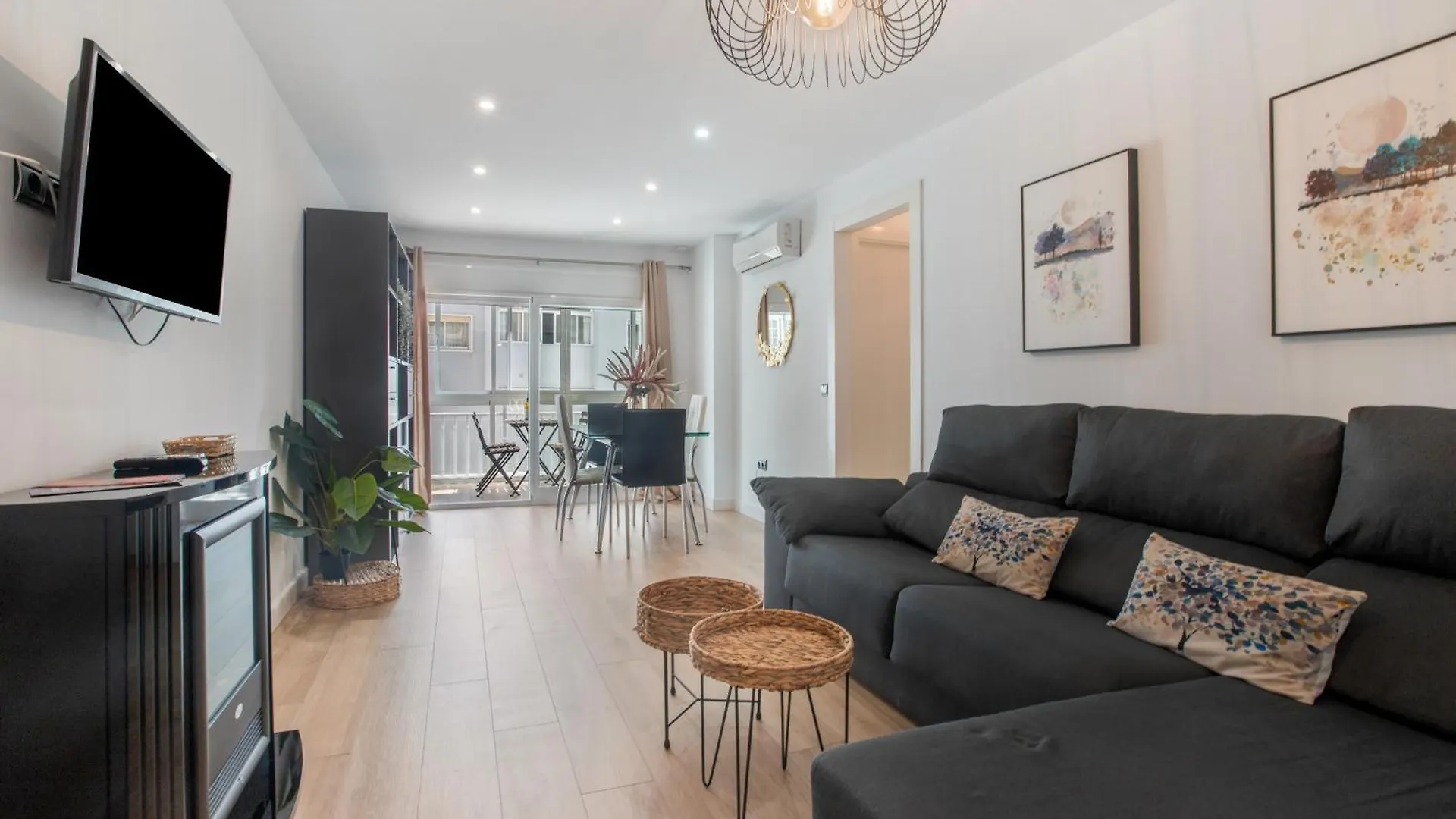 Victoria Luxury Apartment Malaga 0*,